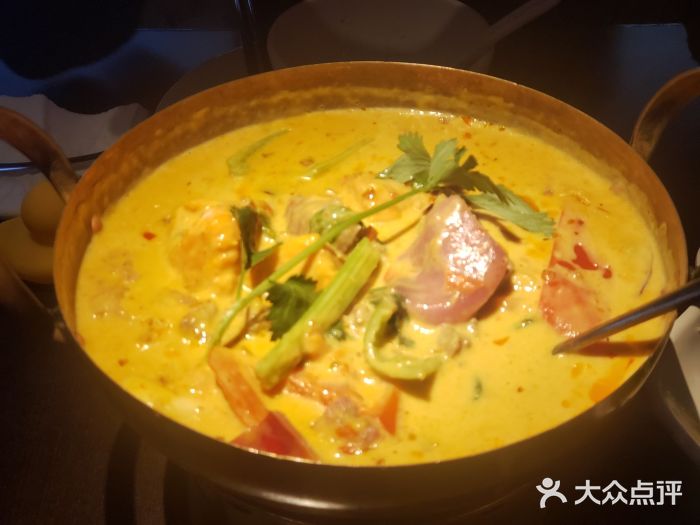 大头虾越式风味餐厅(光明广场店)越式咖喱牛腩煲图片