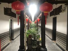-唔呶喔哩酒家(生产街店)