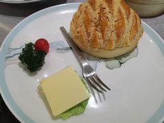 港式菠萝油-粤陸玖玖·港式手作茶餐厅(珠江路店)
