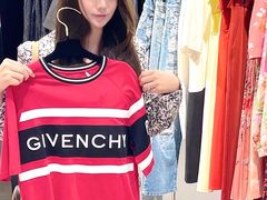 -GIVENCHY(佛罗伦萨小镇奥莱店)