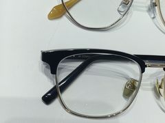 -罗伯特眼镜·蔡司官方授权(罗湖国贸店)