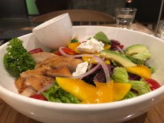 牛油果芒果鸡胸色拉-Wagas沃歌斯(大学路店)