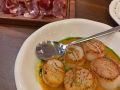 香煎带子配龙虾酱-Bistro Les Lilas丁香花小酒馆