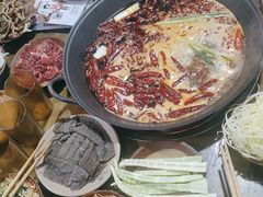 -黄潇洒老火锅(九眼桥宏济巷店)