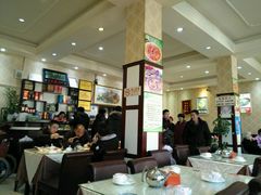 大堂-华盛园卷子王农家菜水库鱼
