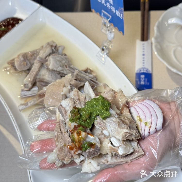 简直刷新了我对蒙古菜的认知！人均150居然能吃到烤全羊
