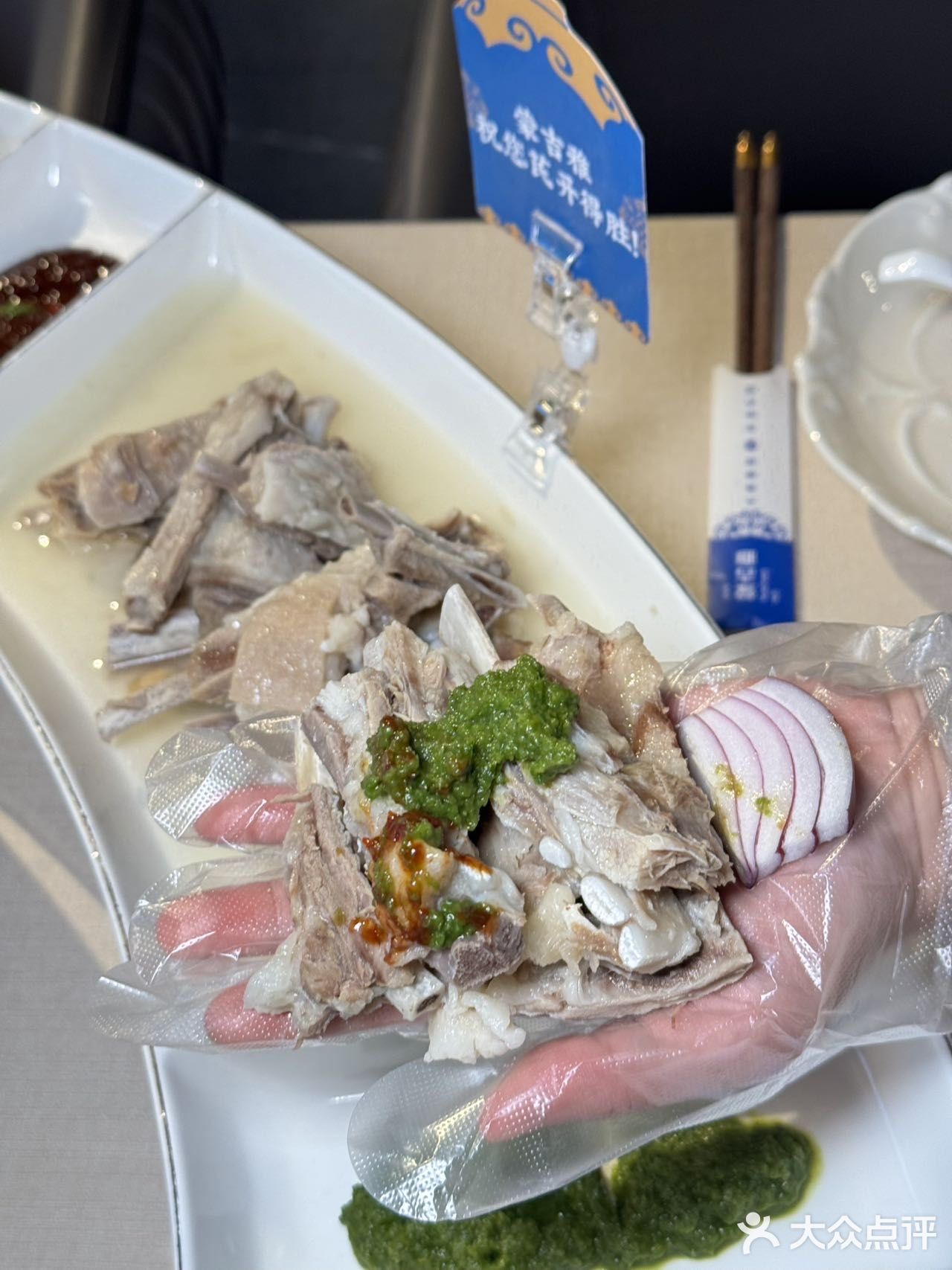 简直刷新了我对蒙古菜的认知！人均150居然能吃到烤全羊