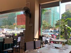 -覃记海鲜美食餐厅