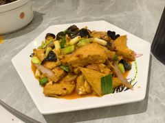 -何适山庄 ·可团建(水长城P2停车场店)