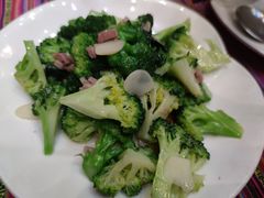 -香巴拉云南餐厅(华莱坞店)