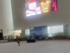 -冰纷万象滑冰场(二七万象城店)