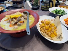 -香山湖家家宴(中山陵店)