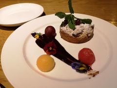 苹果塔配水果-味德西餐音乐酒吧 Wade's Bar&Grill