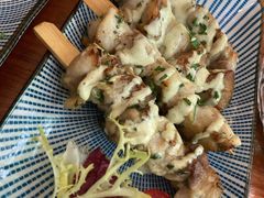 炭烤鸡肉串配酸奶黄瓜酱-帕歌西班牙餐厅paco tapas