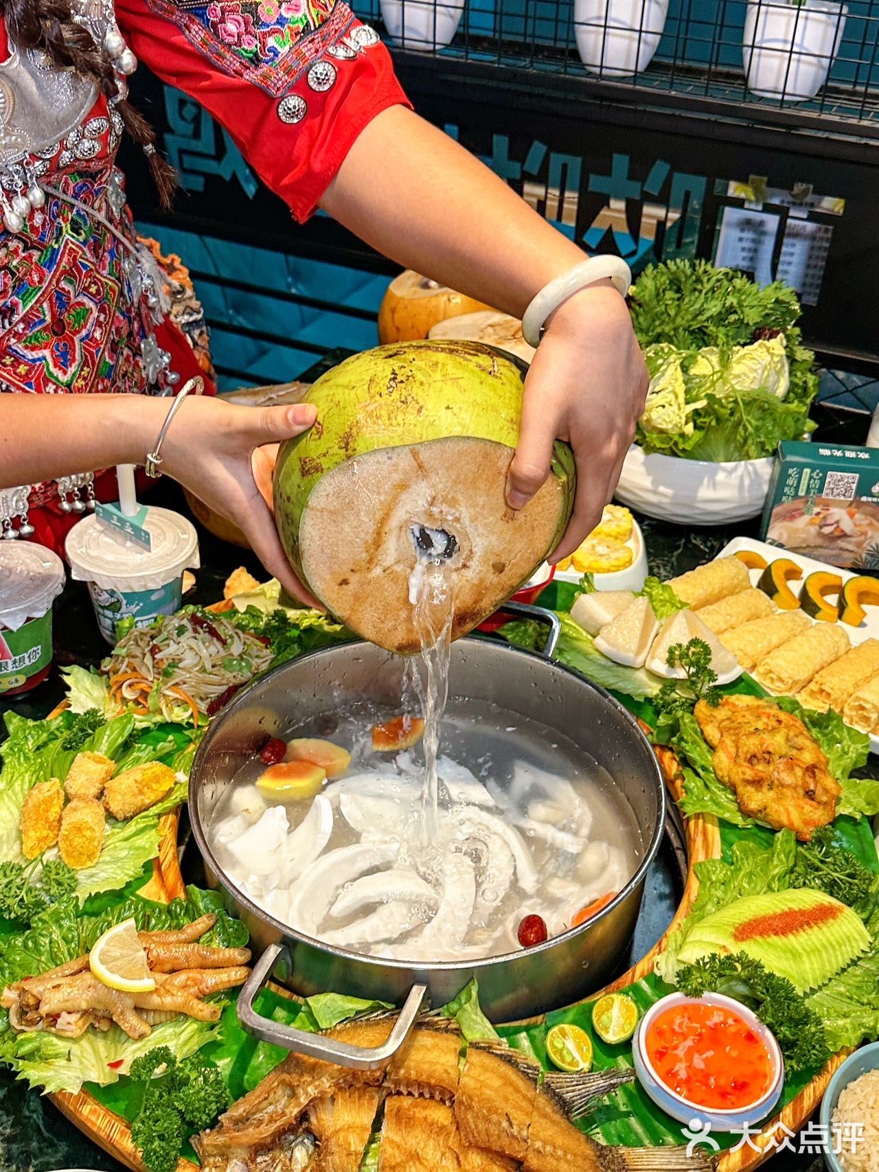 在三亚！！5天吃了3次的椰子鸡！好好吃！