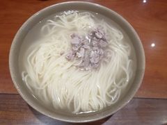 -亮亮面馆(经六路店)