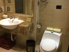 -广东大厦酒店(广州北京路步行街纪念堂地铁站店)