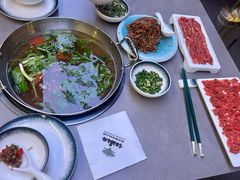 -伴山牛贵州黄牛肉火锅·苗疆非遗艺术餐厅(上海首店)