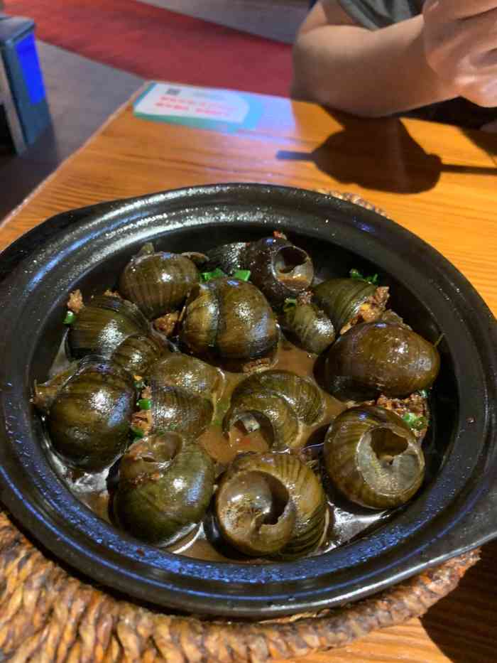 海宁煲时尚餐厅(朱泾店)-"两个人中午去吃的,店里竟然需要等位,我大.