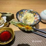 「海胆天妇罗」是这里特色,内部口感流心,比较烫