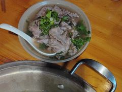 -大众跷脚牛肉馆·非遗传承单位(峨眉山店)