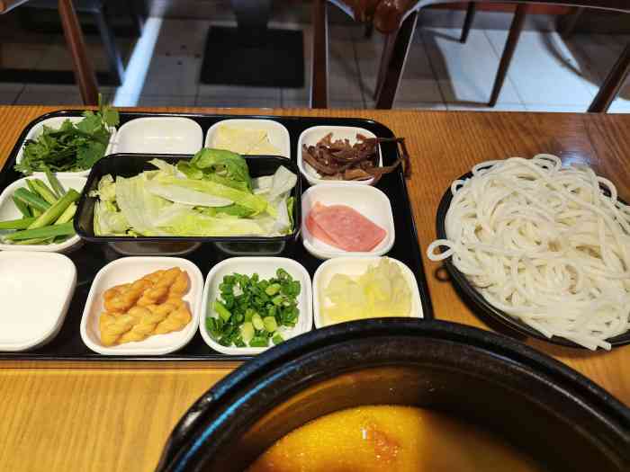 小孔雀米线(北大街店)