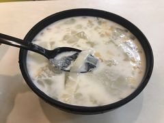 -志龙皇冠吃货椰子铺