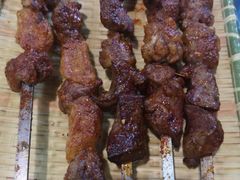 烤牛羊肉串-乡村馕坑肉·烧烤·新疆菜·本地人更爱吃(阿勒泰首店)
