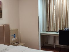 -如家驿居酒店(北京首都体育馆白石桥南地铁站店)