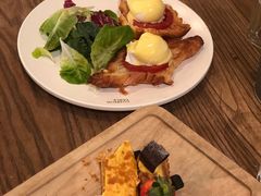 班尼迪克蛋-Common Table · Brunch & Coffee