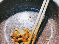 -内蒙焖面大盆骨餐馆(山大路店)
