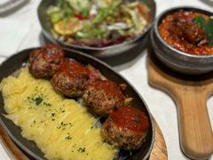 俄式传统肉饼配土豆泥-俄士厨房(环球港店)