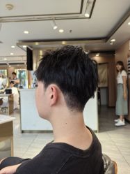-一東造型烫发染发
