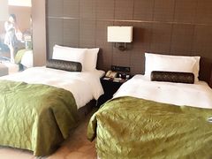 -上海滴水湖皇冠假日酒店