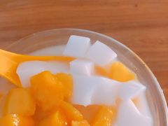 椰汁芒果冻-七七家的糖水店(涠洲岛3号店)