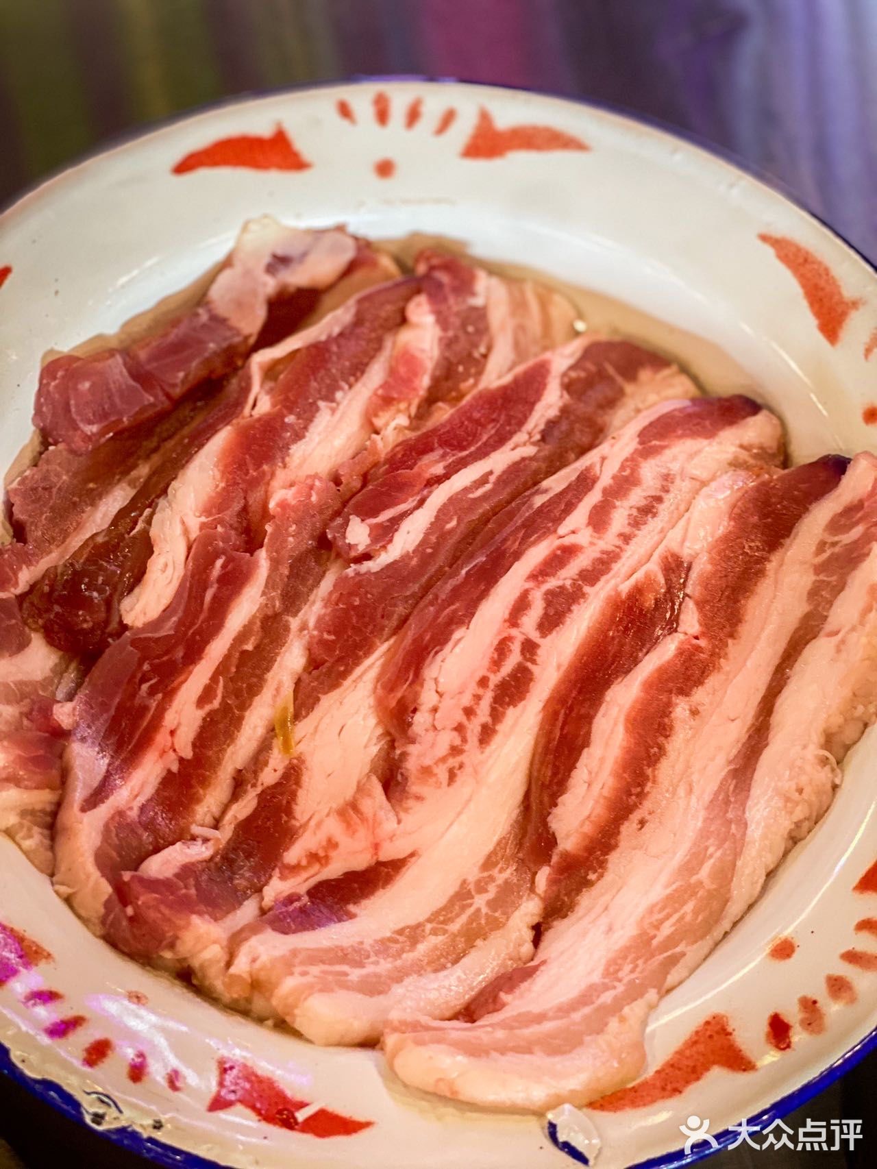 复古风爆棚的烤肉~正宗东北地摊口味