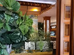 -八府香鸭·啫啫煲(华山路店)