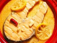 冬阴功三文鱼-Chom Cafe and Restaurant