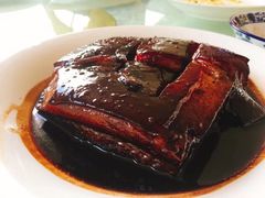 东坡肉-湖边饭店