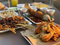 -东海岸人工湖美食村