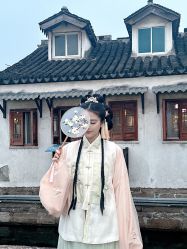 -一揽芳华汉服旗袍体验馆(拙政园店)