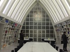 -钟书阁(松江泰晤士小镇店)