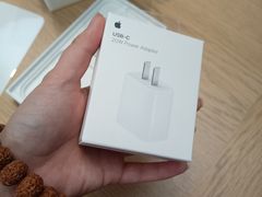 -Apple零售店(华贸购物中心店)