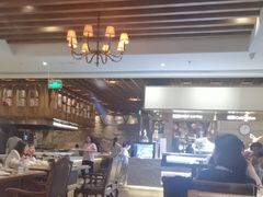 -雍和会海鲜姿造自助(湖东路店)