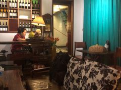 -Cuc Gach Quan Restaurant
