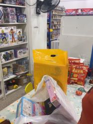 -逝水玩具折扣店