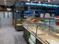 面包甜点陈列柜-面包新语(上地华联店)