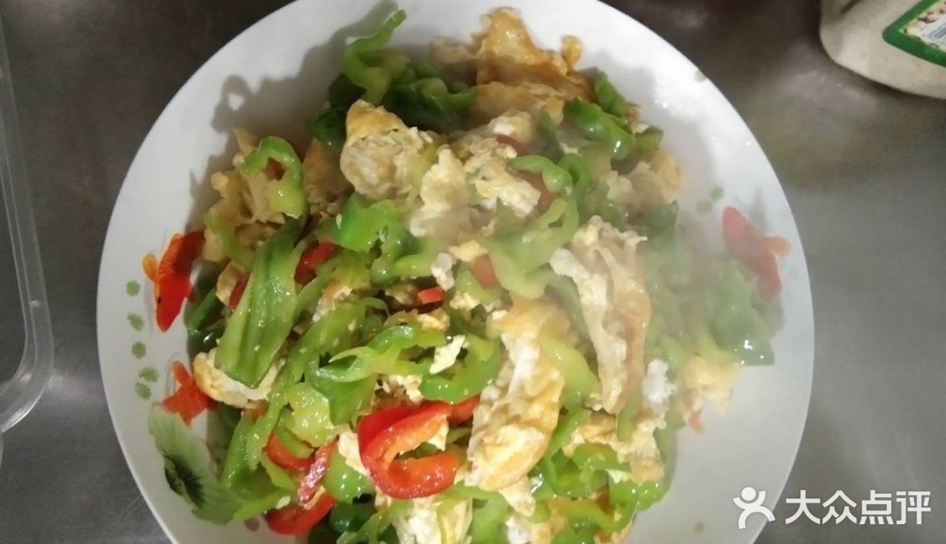 青椒炒鸡蛋.简单快捷又好吃！