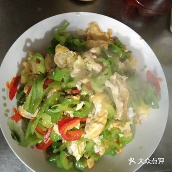 青椒炒鸡蛋.简单快捷又好吃！