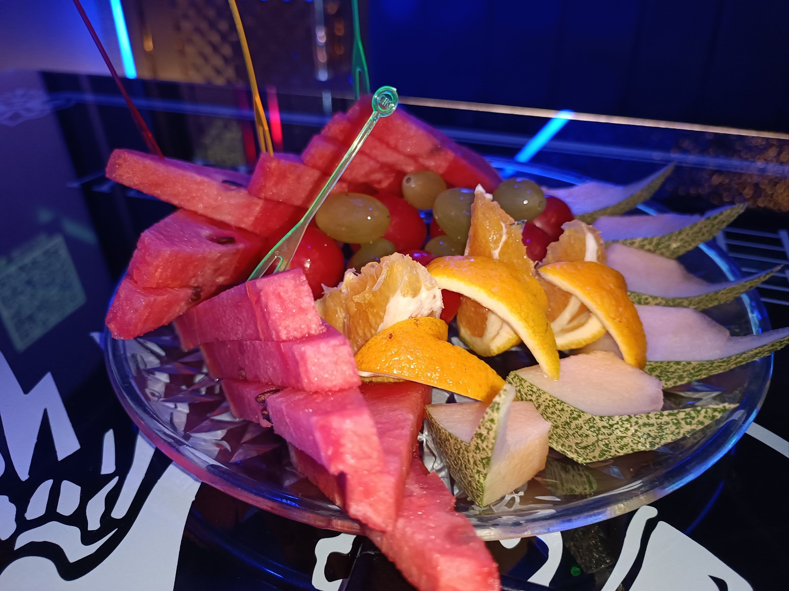 欢唱，欢唱的意思